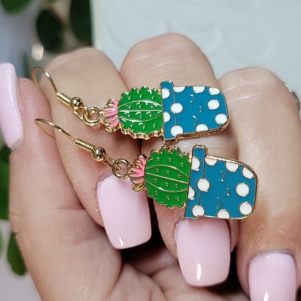 Cactus Cutie Drop Earrings - Picture 4 of 4